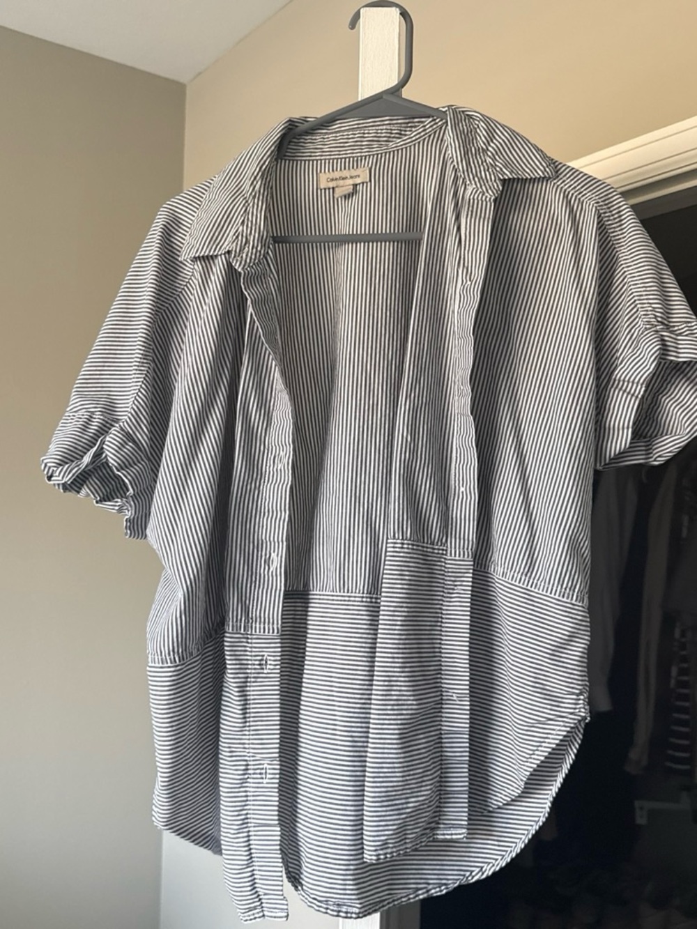 Calvin Klein Black & White Striped Short-Sleeve Button-Down Shirt